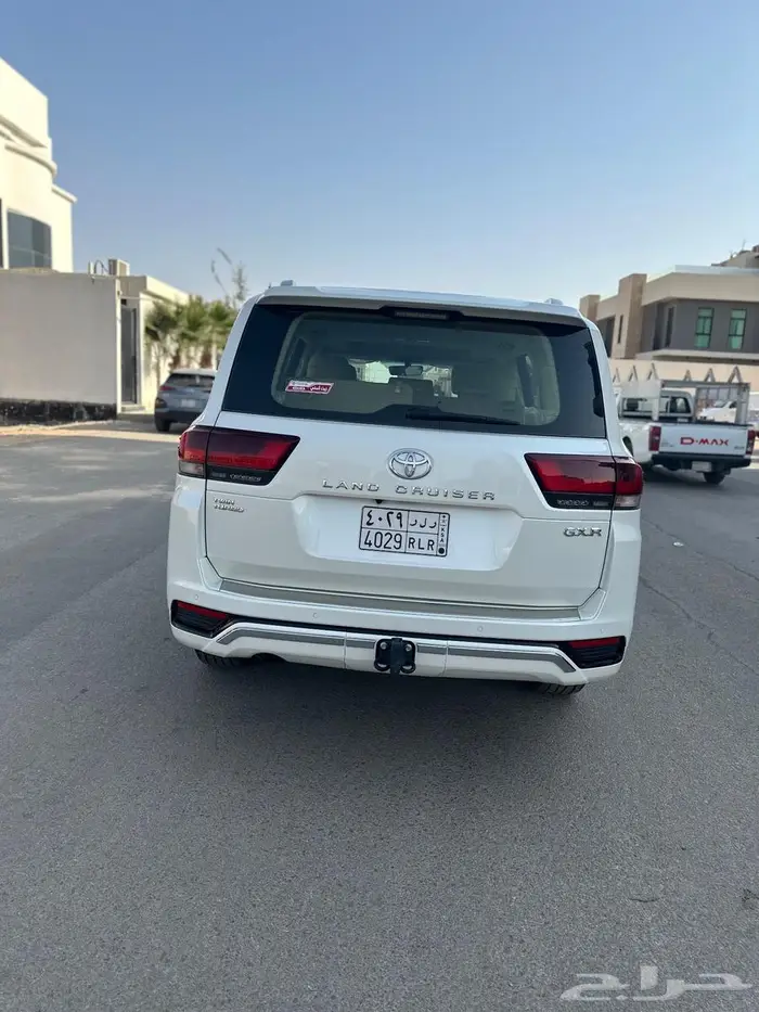لاندكروزر 2024 عبداللطيف جميل L4 8