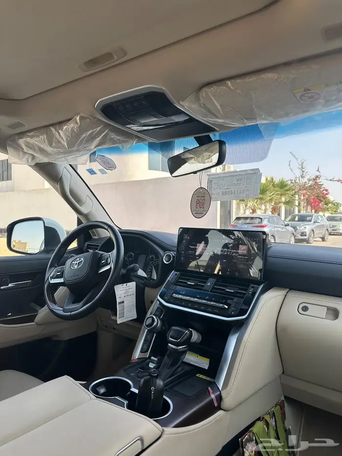 لاندكروزر 2024 عبداللطيف جميل L4 12