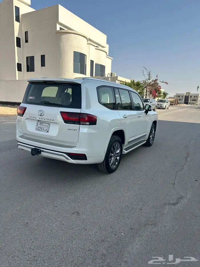 لاندكروزر 2024 عبداللطيف جميل L4 16