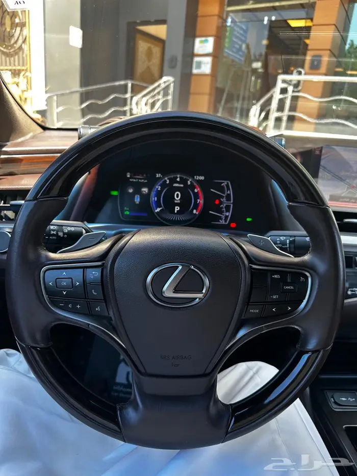 لكزس 2019 es300 هايبرد 5