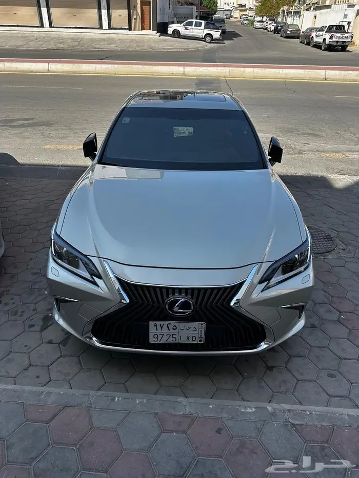 لكزس 2019 es300 هايبرد 7