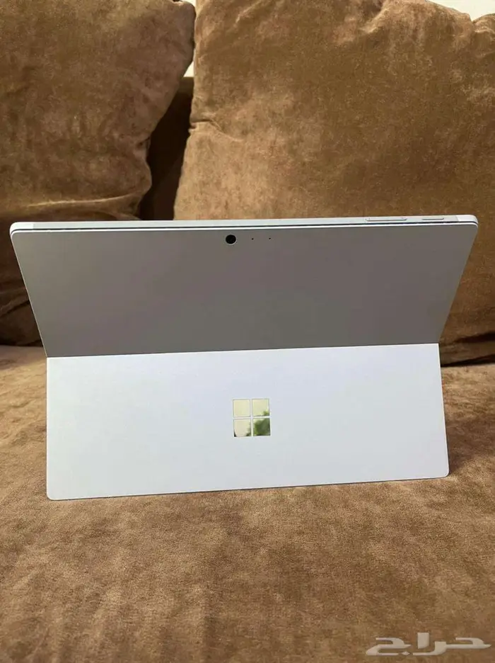سيرفر برو 7 بلص i7 16GB 512SSD معاه قلم و كيبورد فضي 1