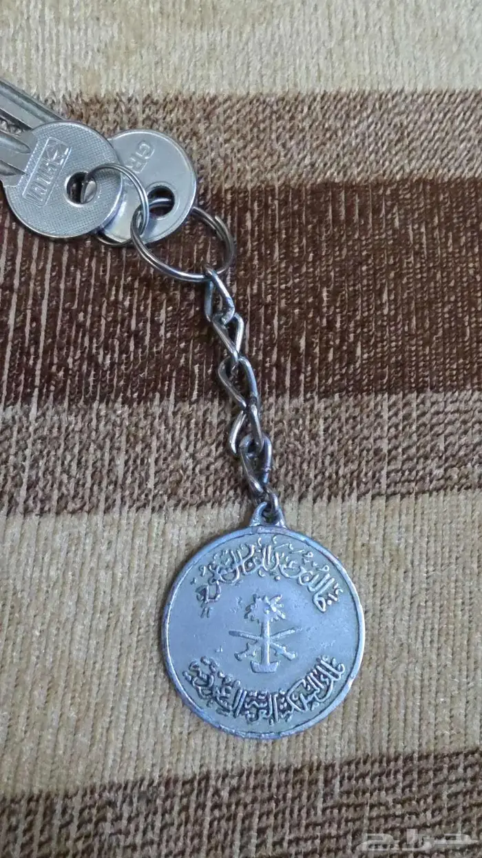 للبيع ميدالية قديمة على شكل ريال قرش 3