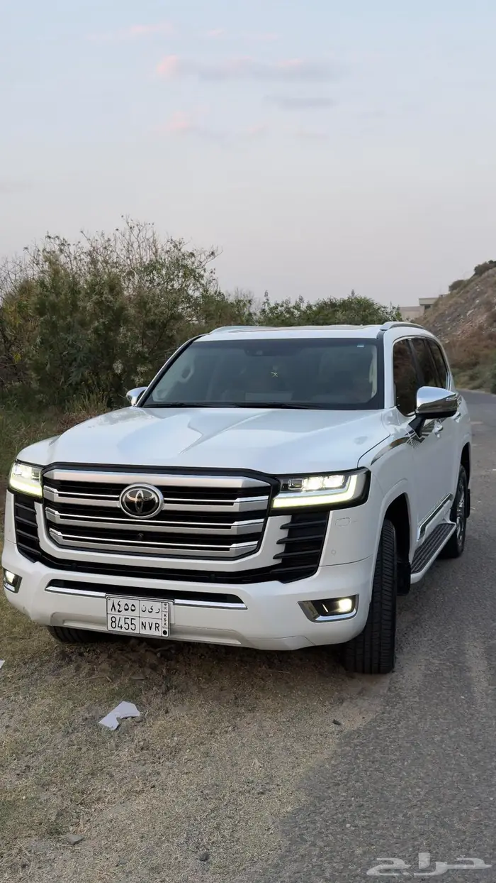 لاند كروزر 2022 اعلى فئة vxs للبيع او البدل بمرسيدس 0