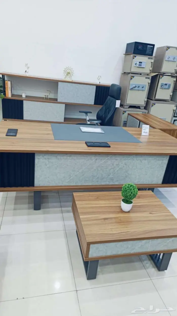 مكاتب مودرن وكراسي 1