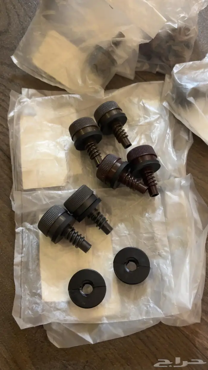 مسمار غطاء عفريته باترول 88 - 97 اصلي 0