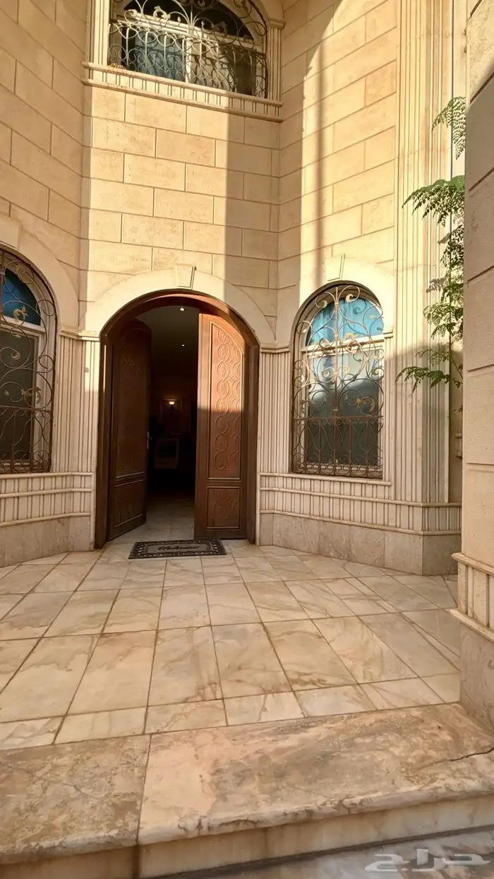 فيلا للبيع في حي الروضة 15
