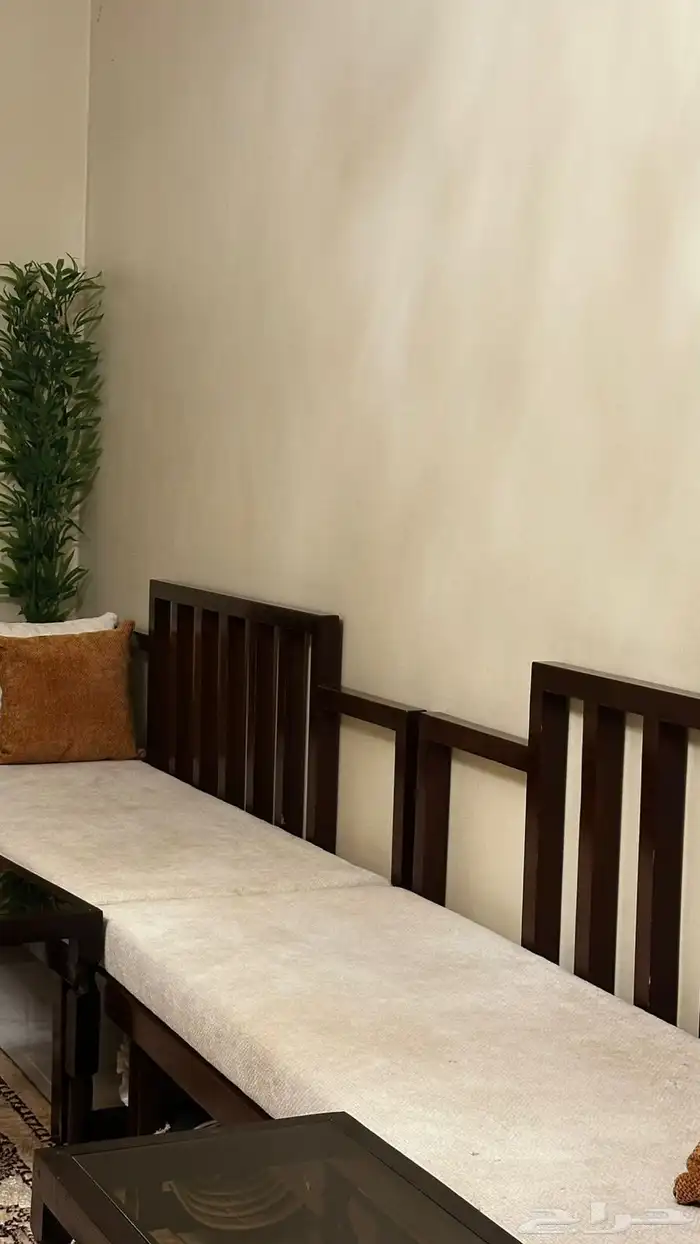 كراسي خشب 2