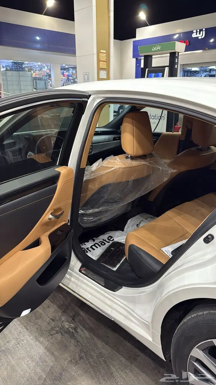 لكزس موديل 2023 5