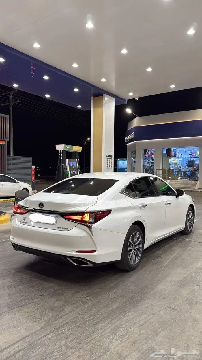 لكزس موديل 2023 3