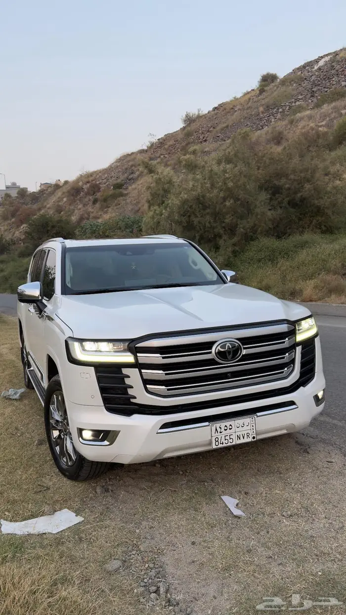 لاند كروزر 2022 اعلى فئة vxs للبيع او البدل بمرسيدس 10