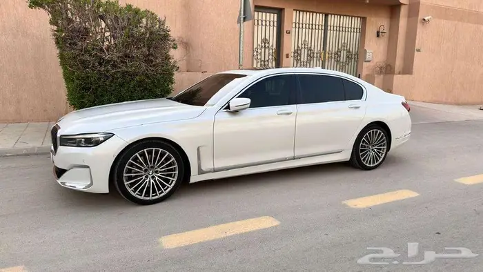 سيارة بي ام دبليو موديل 2020 8