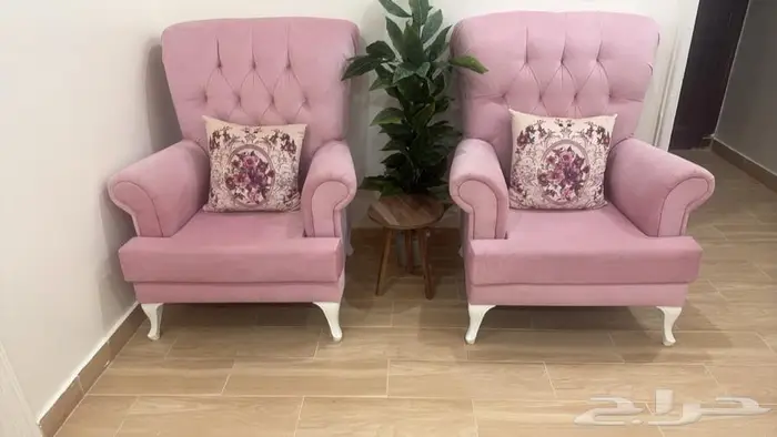 كنب يكفي 7 أشخاص كنبه ثلاثيه وكنبه ثنائيه وكنبتين مفرده 2