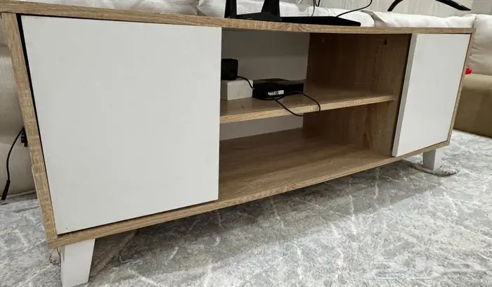 للبيع شاشة مقاس 50 بوصة وعدد 2 مكتبه شاشة بلازما 3