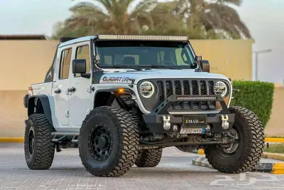 جيب جلاديتور V8 2020 ابيض امريكي ممشي قليل index