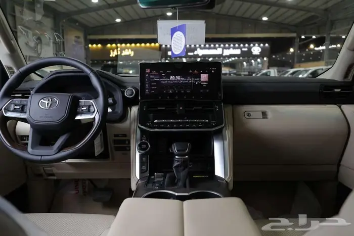 تويوتا لاندكروزر GXR4 بنزين 2025 - الخضر للسيارات 13