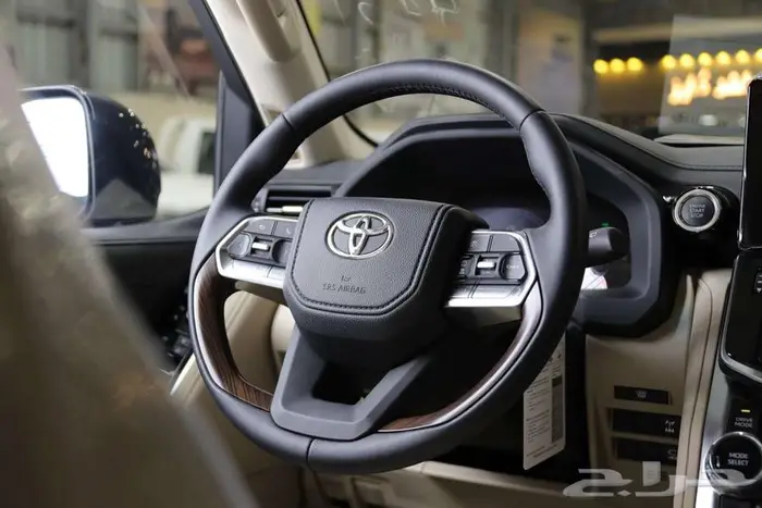 تويوتا لاندكروزر GXR4 بنزين 2025 - الخضر للسيارات 18