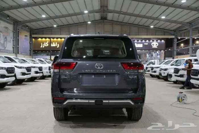 تويوتا لاندكروزر GXR4 بنزين 2025 - الخضر للسيارات 3