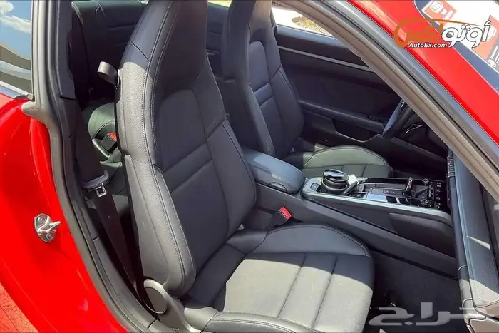 2022 بورشه 911 كاريرا 4