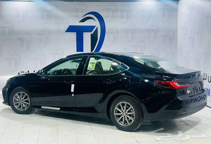 تويوتا كامري E بنزين 2025 2
