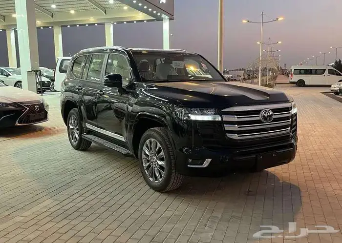 تويوتا لاندكروزر GXR3 بنزين 2025 اصفار سعودي 11