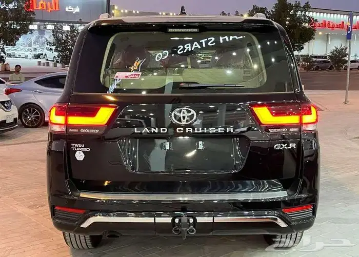 تويوتا لاندكروزر GXR3 بنزين 2025 اصفار سعودي 9