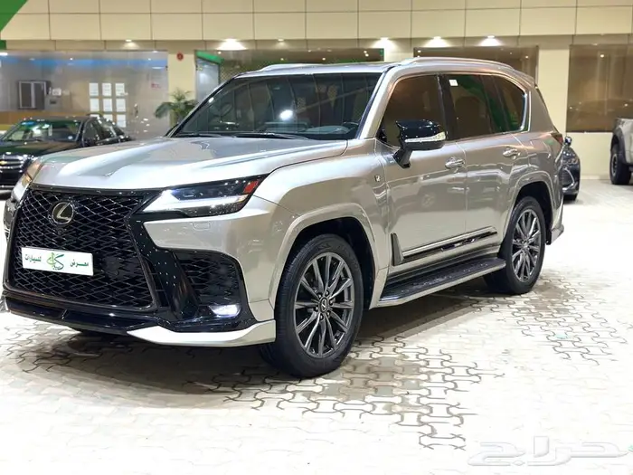 لكزس 2024 LX600 فئة اف سبورت عبداللطيف جميل. 1