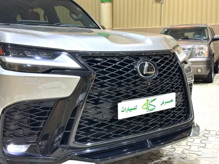 لكزس 2024 LX600 فئة اف سبورت عبداللطيف جميل. 29