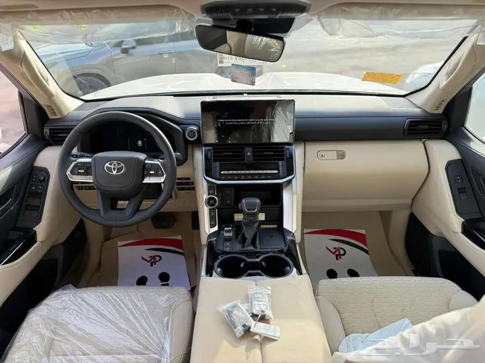 لاندكروزر GXR3 موديل 2025 بنزين   قوة وثبات في كل طريق 2