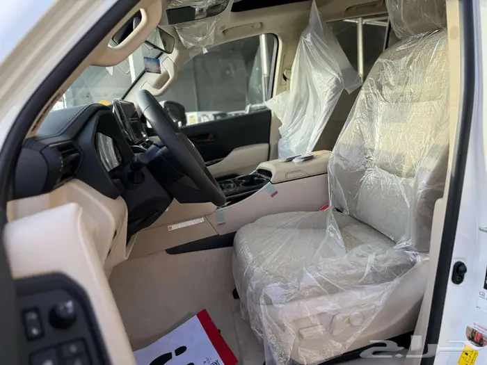 لاندكروزر GXR3 موديل 2025 بنزين   قوة وثبات في كل طريق 9