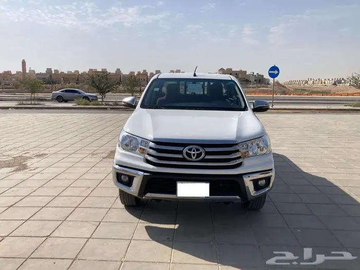 تويوتا هايلوكس GLX 2018 1