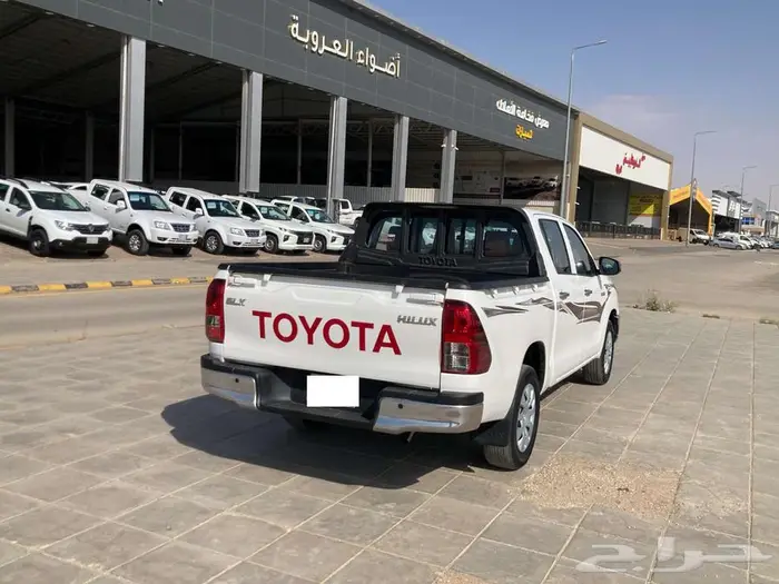 تويوتا هايلوكس GLX 2018 3