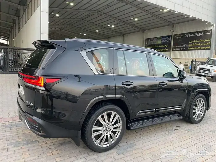 لكزس LX-600 VIP سعودي 2023 بلاك ادشن 6