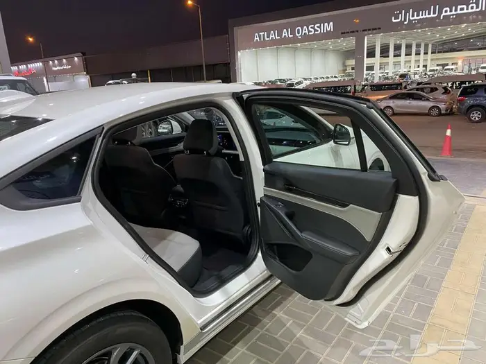 فورد تورس امبيانتي 2025 ابيض سعودي ماشيه 28000كم 31