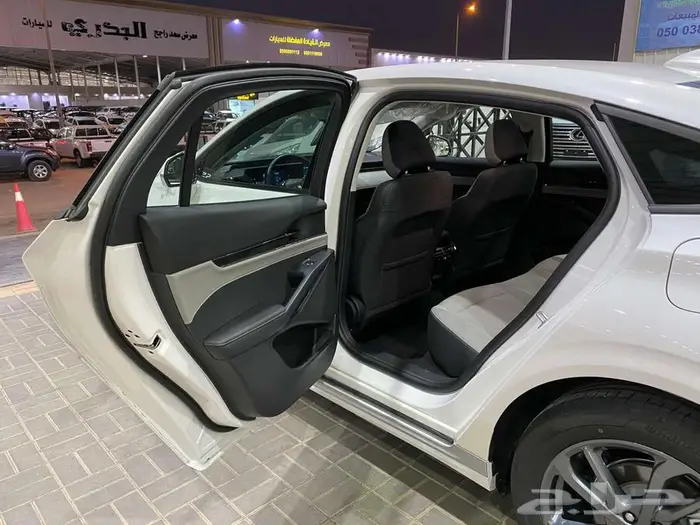 فورد تورس امبيانتي 2025 ابيض سعودي ماشيه 28000كم 13