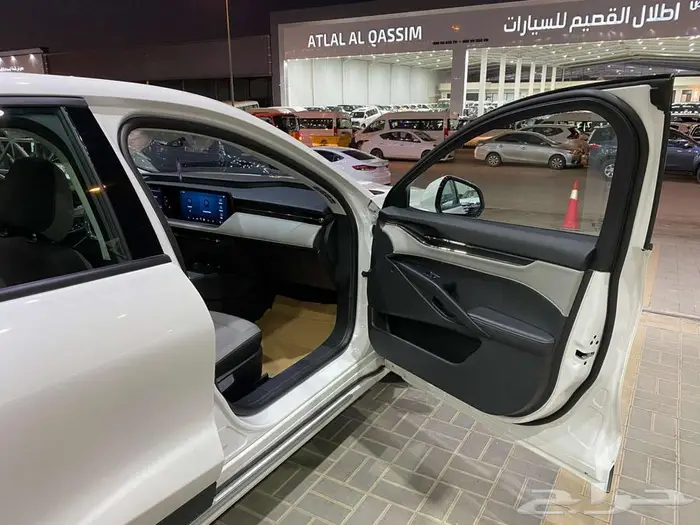 فورد تورس امبيانتي 2025 ابيض سعودي ماشيه 28000كم 21