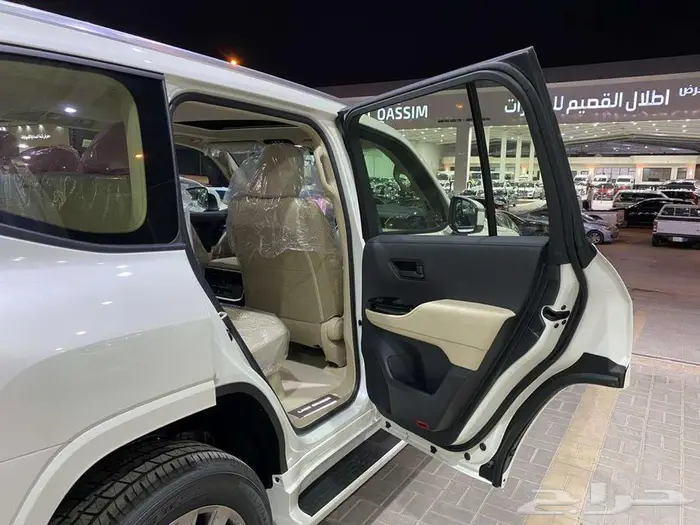 تويوتا جي اكس ار 3 2025 ابيض بنزين سعودي 23