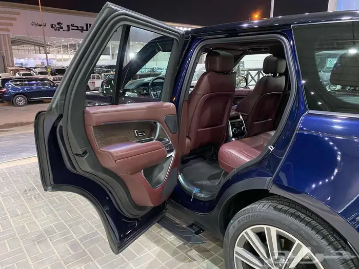 رينج روفر 2023 HSE ازرق غامق 8 سلندر خليجي ماشيه 95000كم 30