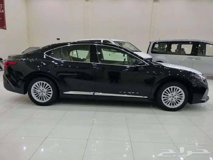 تويوتا كامري LE 2025 فتحة سقف بنزين سعودي 1