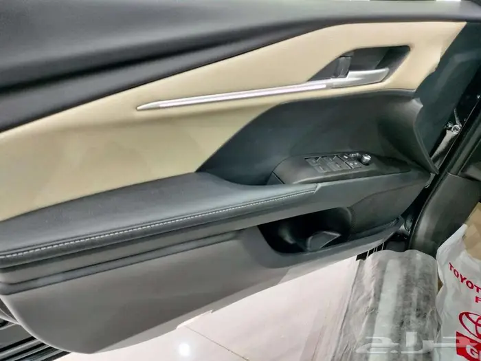 تويوتا كامري LE 2025 فتحة سقف بنزين سعودي 10