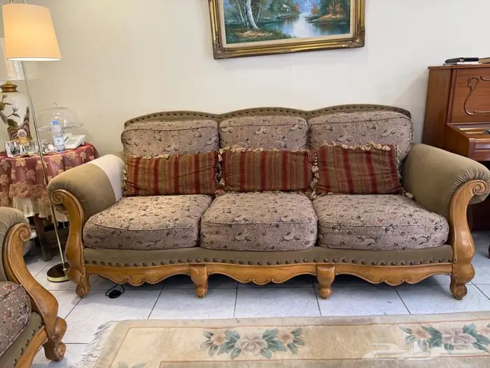 طقم كنب تنجيد مع خشب 1