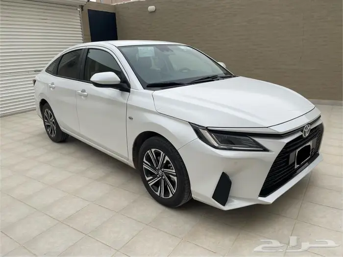 تويوتا يارس 23 نص فل 1