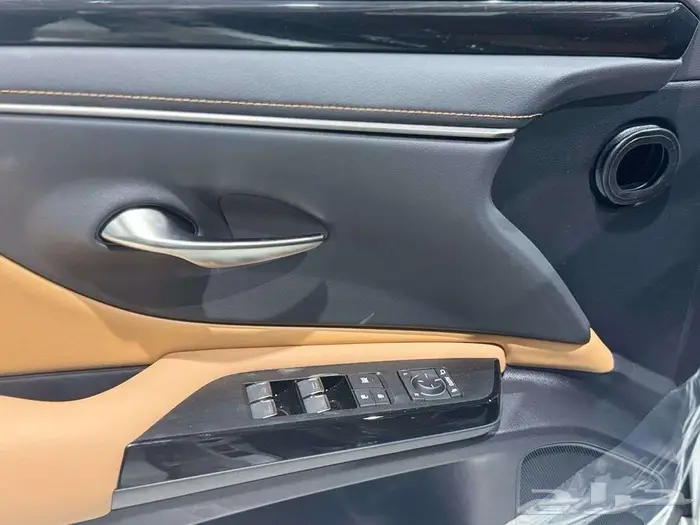 لكزس ES 350 بريمي فتحة سقف 2025 11