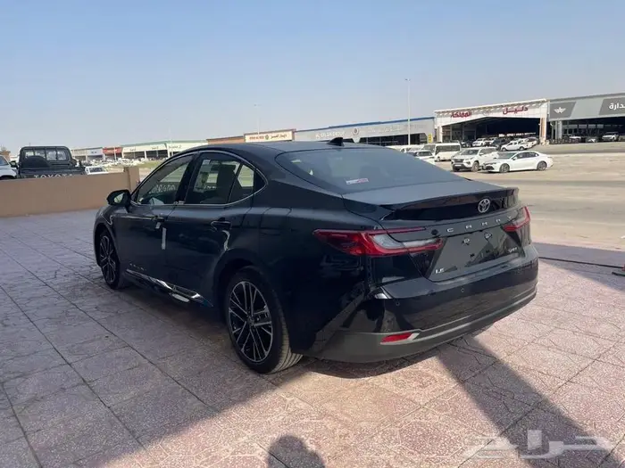 كامري بانوراما هايبرد 2025 اسود عبداللطيف جميل 2