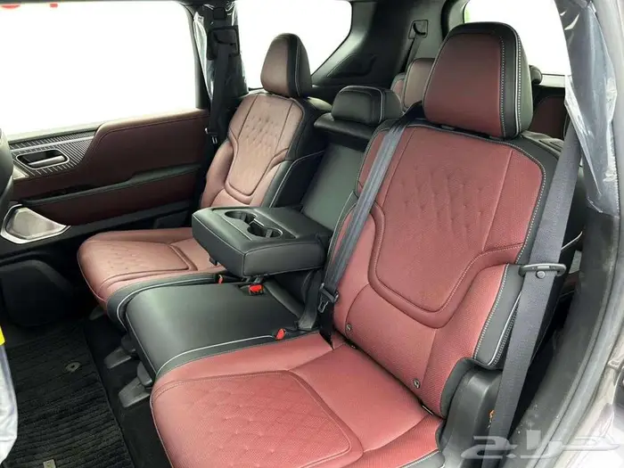 انفينتي QX80 اوتو جراف 2025 قيادة تجمع بين القوه والفخامه 23