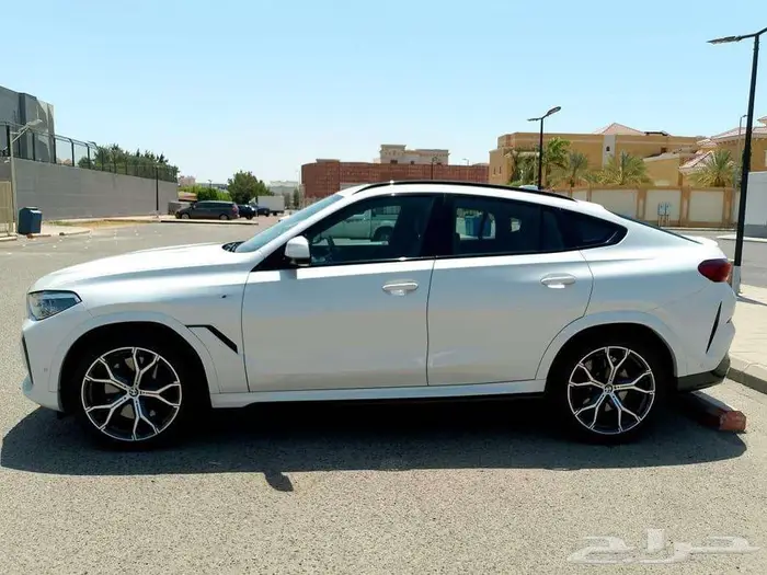 BMW X6 xDrive40i   2020 Model (White Color) 9