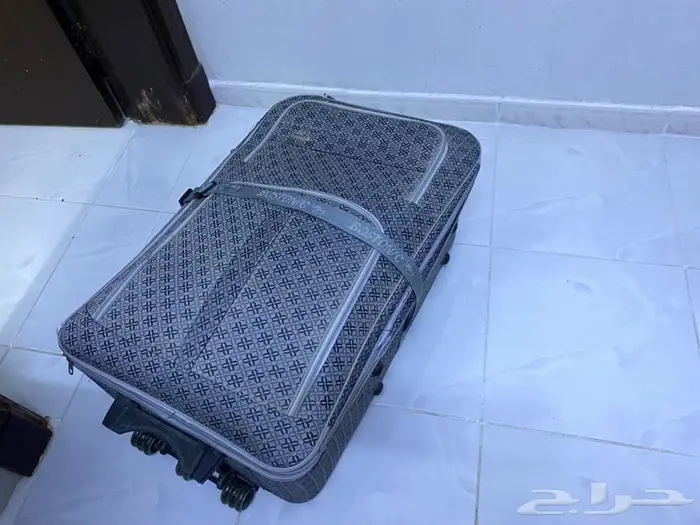 حقيبة كبيرة للسفر لم اعداحتاج اليها 1