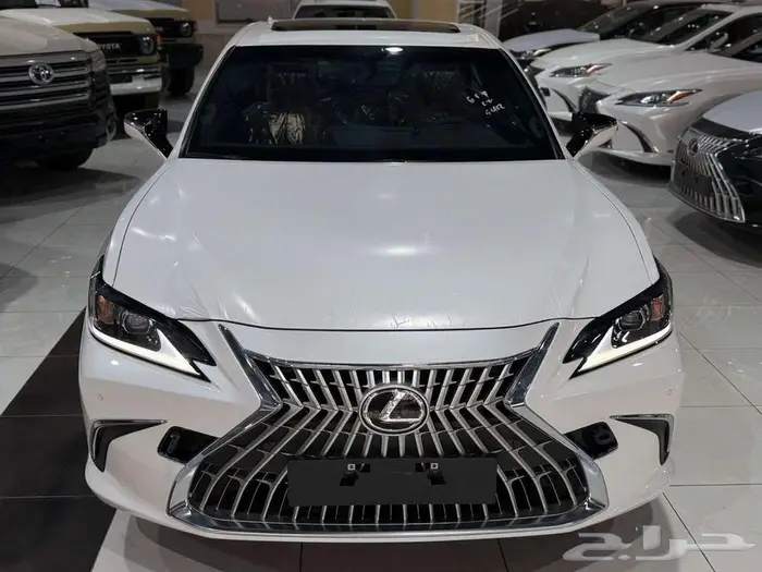 لكزس ES 350 استاندر مطور بريمي فتحة سقف 2025 اللون ابيض 0
