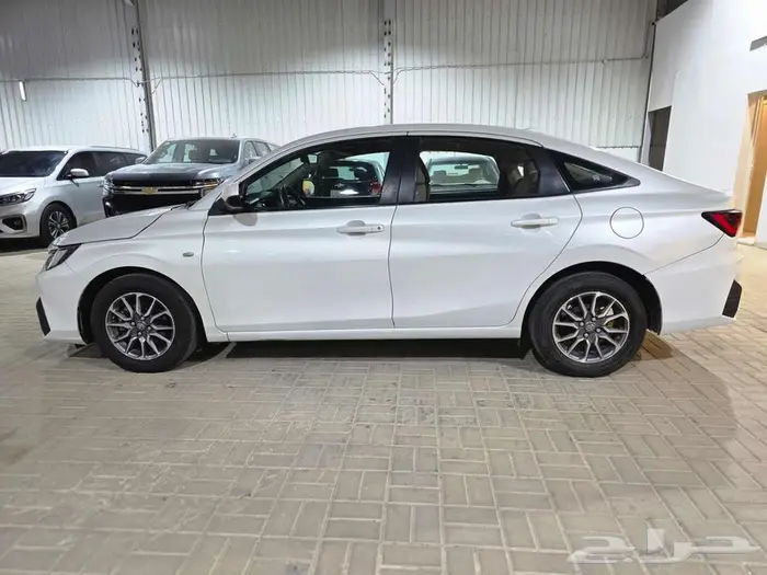 تويوتا يارس 2023 5