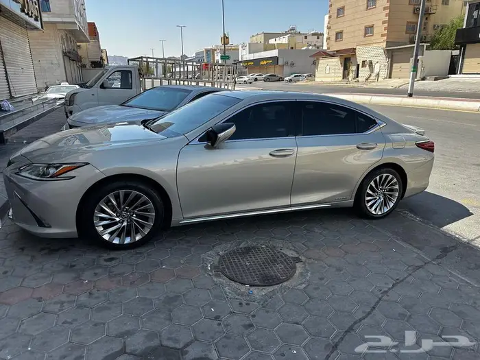 لكزس 2019 es300 هايبرد 6